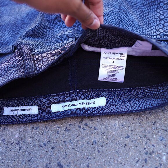 Jones NY Snakeskin Jeans Size 6 Mid-Rise Straight Leg Black Gray Stretch - Picture 4 of 13
